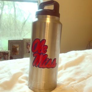 Yeti Rambler w/Ole Miss sticker 💙❤️